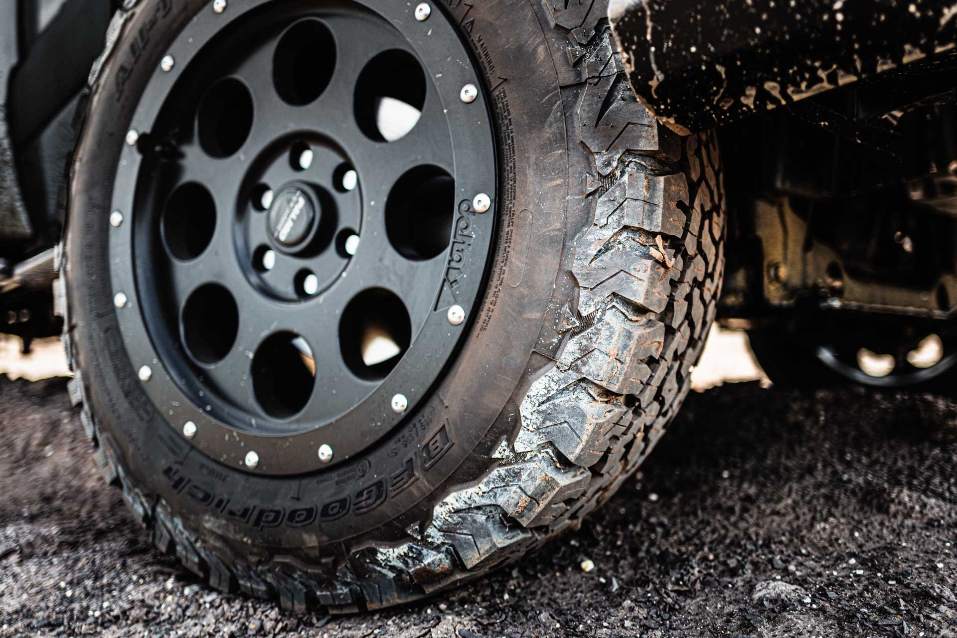 Delta4x4 Alufelge mit BFGoodrich AT-Bereifung